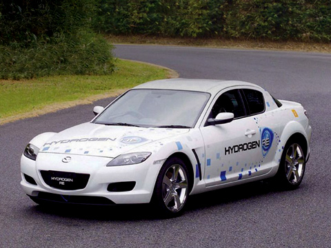 Mazda rx-8. Мотор купе Mazda RX-8&nbsp;стал ещё экзотичней. И&nbsp;без того уникальный роторно-поршневой двигатель Ванкеля теперь может работать и&nbsp;на&nbsp;водороде. Первые такие машины уже ездят по&nbsp;улицам Токио.