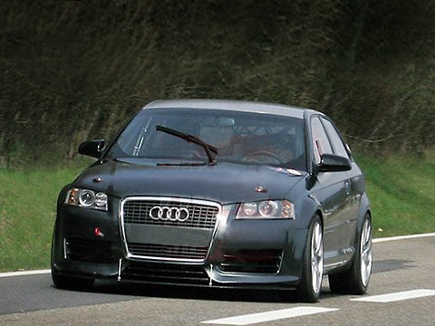 Audi rs3,Audi a3. Даже эта предварительная модификация RS3 сильно отличается от стандартной Audi A3 и менее стандартизированной S3.