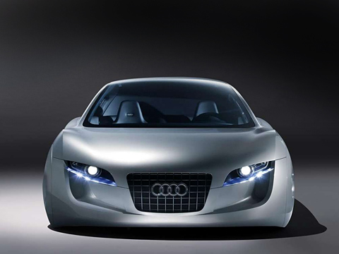 Audi concept. С&nbsp;хитрым прищуром смотрит Audi на&nbsp;автомобильный рынок, по&nbsp;которому в&nbsp;скором времени концерн нанесет мощный удар.