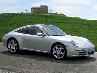 Porsche 911. Судя по этому фото, Porsche 911 Targa не особо-то и прятали от фотошпионов.