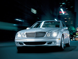 Mercedes e. Легендарное исполнение, комфорт, элегантная изощрённость. На&nbsp;этом лучшие качества Mercedes не&nbsp;заканчиваются.