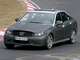 Mercedes c. Судя по цифрам, в сравнении с новым C 63 AMG предыдущий C 55 AMG просто игрушечная машинка.