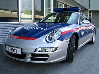 Porsche 911. Закупка таких автомобилей в&nbsp;полицейское управление как устрашит нарушителей ПДД, так и&nbsp;привлечёт к&nbsp;этой профессии немало мальчишек, мечтающих о&nbsp;настоящем Porsche.