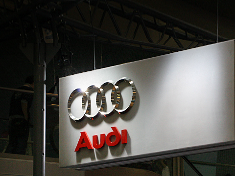 Audi s8,Audi tt,Audi rs4. Помимо новинок, на&nbsp;стенде ингольштадской марки красовался весь остальной актуальный модельный ряд, представленный в&nbsp;салонах российских дилеров.
