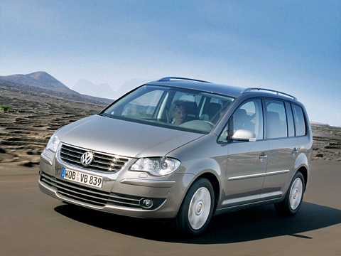 Volkswagen touran. Volkswagen Touran очень хорошо продаётся в&nbsp;Европе, а&nbsp;после фейслифтинга показатели продаж только увеличатся.