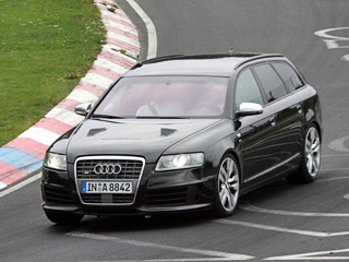 Audi rs6. Хотя на снимке запечатлён универсал, будет версия RS6 и с кузовом седан.