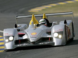 Audi r10. Страшно представить, какое топливо спайдеры Audi будут использовать в Ле-Ман-2008, если они победят в 2007 году.