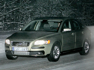 Volvo s40,Volvo v50. Нынешнее поколение Volvo S40/V50 выпускается с 2004 года, и обновление автомобилю совсем не помешает.