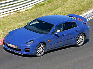Porsche panamera. В таком виде Porsche Panamera явно не назовёшь красавцем. И, думается, даже серийную версию заткнёт за пояс элегантный британец Aston Martin Rapide.