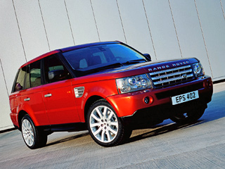 Land rover range rover,Land rover range rover sport. Средний расход топлива Range Rover Sport с&nbsp;дизелем TDV8, по&nbsp;заверениям производителей, составляет 11,1&nbsp;литра на&nbsp;сто километров. Более крупный Range Rover кушает на&nbsp;0,2&nbsp;литра больше.