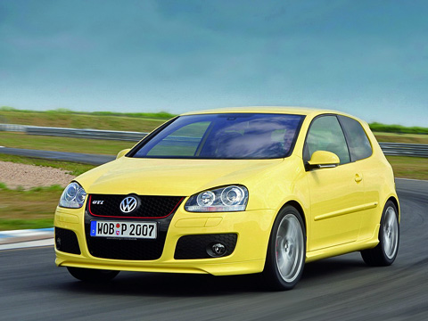 Volkswagen golf,Volkswagen golf gti pirelli edition. Броский цвет, эксклюзивные колёса и&nbsp;небольшой объём производства&nbsp;— отличительные черты Volkswagen Golf&nbsp;GTI&nbsp;Pirelli&nbsp;Edition.