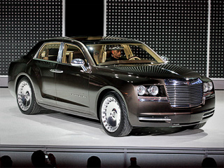 Chrysler imperial. Огромный седан Chrysler Imperial отличается очень внушительной внешностью&nbsp;— этакий американский Роллс-Ройс. Но&nbsp;оценят&nbsp;ли янки столь дорогую отечественную машину?