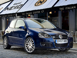 Volkswagen golf gt. Новый Golf GT&nbsp;Sport выглядит почти как GTI. Да&nbsp;и&nbsp;едет не&nbsp;сильно медленнее.
