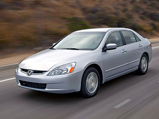 Honda accord. Видимо, любителям гибридов больше нравится маленький Civic, чем большой Accord.