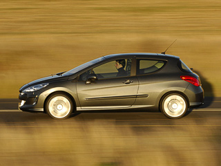 Peugeot 308. В&nbsp;гонке экологически чистых автомобилей Peugeot держится среди лидеров. И&nbsp;гибрид на&nbsp;базе «308-й»&nbsp;— яркое тому подтверждение.