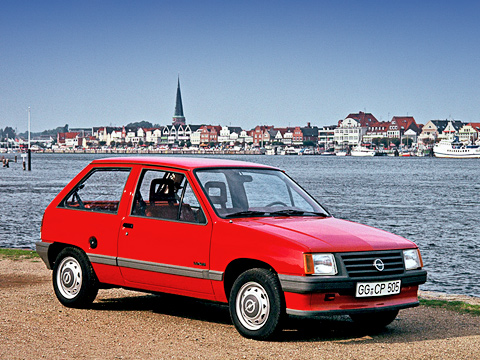 Opel corsa. Первое поколение машины сейчас, возможно, выглядит довольно смешным, но&nbsp;25&nbsp;лет назад Corsa&nbsp;A занимала верхние строки продаж в&nbsp;Европе.