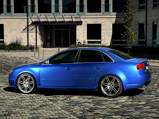 Audi rs4. В&nbsp;отсутствие седана&nbsp;RS4 (на&nbsp;фото) новое безумие Audi&nbsp;— 580-сильная&nbsp;RS6&nbsp;— сможет переманить часть бывших владельцев «заряженной четвёрки».