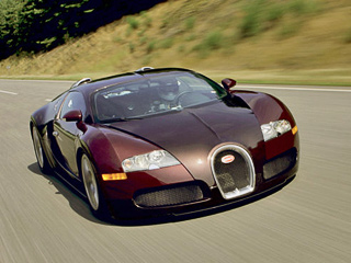 Bugatti veyron. Bugatti Veyron, безусловно, замечательный автомобиль. Но&nbsp;практика показывает, что управляться с&nbsp;его 1001&nbsp;«лошадью» под силу далеко не&nbsp;всем.