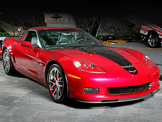 Chevrolet corvette,Chevrolet corvette 427 limited edition. Эксклюзивный цвет, хромированные колёса и&nbsp;набор юбилейных эмблем&nbsp;— вот и&nbsp;всё, что отличает «427-й» от&nbsp;обычных Corvette&nbsp;Z06. А&nbsp;стоит он,&nbsp;между прочим, на&nbsp;$5500&nbsp;дороже.