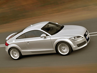 Audi tt. Полный привод будет доступен как для двухлитровой версии купе, так и&nbsp;для родстера.