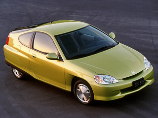 Honda civic hybrid,Honda insight,Honda cr-z,Honda concept,Honda fcx. Если для Тойоты первопроходцем в&nbsp;гибридостроении был Prius, то&nbsp;для Хонды&nbsp;— это Insight. Машинка обладала завидной экономичностью&nbsp;— 3,4&nbsp;л&nbsp;на&nbsp;100 км.&nbsp;В&nbsp;2006-м модель сняли с&nbsp;производства, но&nbsp;дело её&nbsp;живёт.