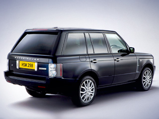 Land rover range rover. Принадлежность внедорожника Range Rover к&nbsp;элитной версии Autobiography выдаёт соответствующий шильдик на&nbsp;пятой двери.