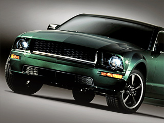 Ford mustang. В&nbsp;2009&nbsp;году 315-сильный Mustang Bullit будет щеголять 18-дюймовыми дисками нового дизайна и&nbsp;хромированными выхлопными патрубками диаметром 3,5&nbsp;дюйма.