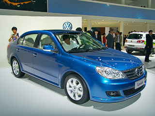 Volkswagen lavida. Седан Volkswagen Lavida&nbsp;— одна из&nbsp;14&nbsp;моделей, которые немцы предлагают на&nbsp;китайском рынке. В&nbsp;ближайшие два года концерн планирует показать столько&nbsp;же новинок.