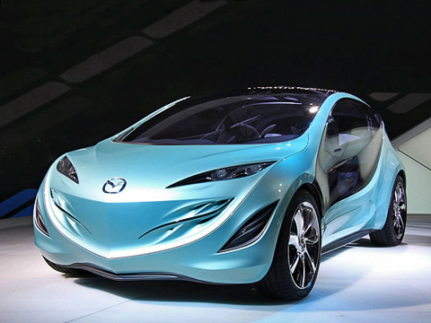 Mazda kiyora,Mazda concept. Kiyora в&nbsp;переводе с&nbsp;японского&nbsp;— «чистый», «прозрачный». Создатели отмечают, что традиционные методики формовки не&nbsp;позволили&nbsp;бы им&nbsp;создать такие сложные и&nbsp;естественные формы. В&nbsp;работе над Киёрой, особенно в&nbsp;интерьере, широко применялась 3D-печать.