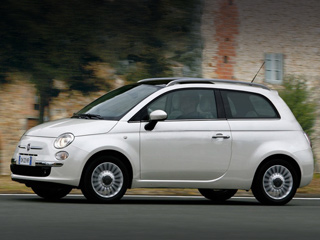 Fiat 500. Кроссовер, как и&nbsp;универсал Fiat 500&nbsp;Giardinetta (на&nbsp;фото), построят на&nbsp;удлинённой базе Фиата 500. Паркетник&nbsp;— это увеличенный клиренс и&nbsp;некий обвес. В&nbsp;год планируется выпускать по&nbsp;30&nbsp;тысяч малышей.