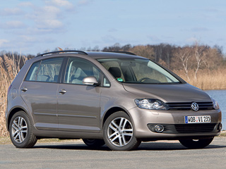 Volkswagen golf plus. Фольксвагеновцы утверждают, что Golf Plus BiFuel&nbsp;— самый экологически безопасный автомобиль в&nbsp;своём классе.