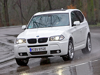 Bmw x3. Кроссовер BMW&nbsp;X3 xDrive18d с&nbsp;«механикой» разгоняется до&nbsp;сотни за&nbsp;10,3&nbsp;с&nbsp;и способен набрать максимум&nbsp;195&nbsp;км/ч.