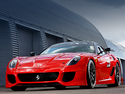 Ferrari 599 gtb,Ferrari 599xx. Для Ferrari сплошная выгода: богатенькие буратино выложат 1,1 миллиона евро за машину и в качестве тест-пилотов помогут довести её до ума.