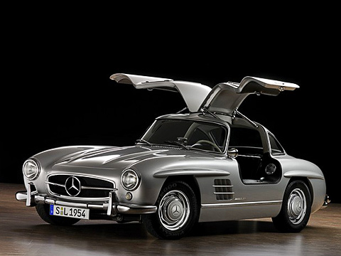 Mercedes 300 sl. Если на&nbsp;вашей платиновой карточке завалялись 165&nbsp;тысяч евро, приготовьтесь к&nbsp;другой сложности&nbsp;— заказ немцы выполняют 10–18&nbsp;месяцев.
