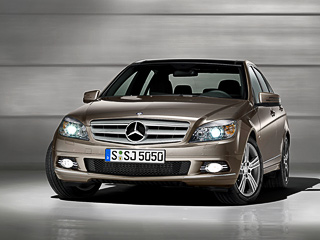 Mercedes c. Лишние деньги уходят не&nbsp;только на&nbsp;внешнюю мишуру. Обозначение Special Edition подразумевает и&nbsp;расширенную базовую комплектацию. За&nbsp;биксенон и&nbsp;парковочные датчики доплачивать не&nbsp;нужно.