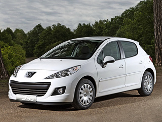Peugeot 207. Компания Peugeot может гордиться не&nbsp;только низким расходом топлива модели 207&nbsp;Economique. Ведь за&nbsp;каждый километр пути последняя выбрасывает в&nbsp;атмосферу лишь 99&nbsp;г&nbsp;СО2.