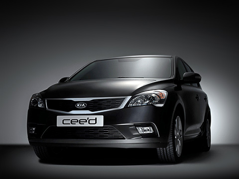 Kia ceed. Обновление автомобиля проводилось под непосредственным командованием нового шеф-дизайнера компании Питера Шрайера.
