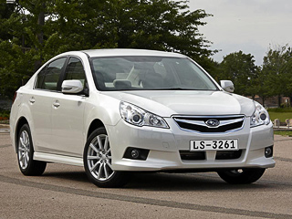 Subaru legacy,Subaru legacy. Чуть позже мы&nbsp;узнаем, какую плату выставят за&nbsp;версии седанов Legacy с&nbsp;двигателями объёмом 2,5&nbsp;л&nbsp;и&nbsp;мощностью 167 и&nbsp;265&nbsp;л.с. А&nbsp;сколько японцы попросят за&nbsp;новый бесступенчатый вариатор Lineartronic?