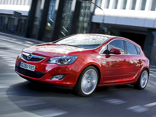 Opel astra. Новое поколение хэтчбека Opel Astra было представлено весной этого года в&nbsp;Женеве. Минивэн Zafira&nbsp;— ветеран: выпускается с&nbsp;2005&nbsp;года.