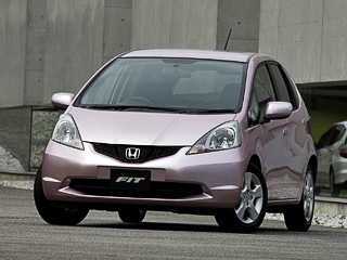 Honda jazz,Honda fit. По&nbsp;итогам минувшего 2008&nbsp;года хэтчбек Honda Fit стал самой продаваемой моделью на&nbsp;рынке Японии.
