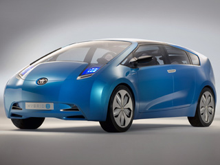 Toyota prius. Концепт Toyota Hybrid&nbsp;X был идеологическим предвестником новых модификаций Приуса. Разработка 2007&nbsp;года, скорее всего, станет самостоятельной моделью.