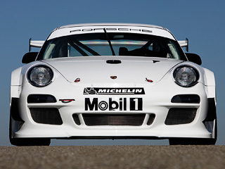 Porsche 911,Porsche 911 gt3 r. Дебют 480-сильного купе Porsche&nbsp;911&nbsp;GT3&nbsp;R, удовлетворяющего регламенту соревнований FIA&nbsp;GT3, состоится 14&nbsp;января 2010&nbsp;года на&nbsp;мотор-шоу в&nbsp;Бирмингеме.