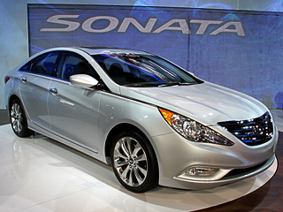 Hyundai sonata,Hyundai tucson. На разработку новой Сонаты корейцы потратили четыре года и 450 миллиардов вон ($372 миллиона).