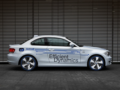 Bmw activee,Bmw concept. Концепт BMW ActiveE, серийный вариант которого немцы будут продавать под собственным «электрическим» брендом, разгоняется до&nbsp;145&nbsp;км/ч.