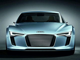 Audi r4,Audi e-tron. Платформы концептов e-tron, по&nbsp;заявлениям представителей Audi, станут основой для целой серии автомобилей.