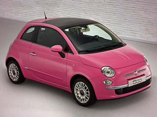 Fiat 500. В&nbsp;отличие от&nbsp;других фиатовских моделей, продаваемых в&nbsp;Великобритании только через автосалоны, розовую микролитражку можно заказать и&nbsp;по&nbsp;Интернету.