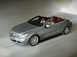 Mercedes e. Выведя на&nbsp;рынок кабриолет, мерседесовцы завершили полное обновление семейства Mercedes E-класса, начавшееся с&nbsp;седана ещё год назад.