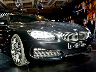 Bmw gran coupe,Bmw 6. Новый купеобразный седан BMW будет иметь удлинённую колёсную базу, характерный для автомобилей марки акулий нос, вытянутый силуэт и&nbsp;безрамочные двери.
