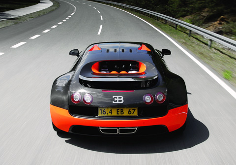 Bugatti Veyron Super Sport Priznan Bystrejshim Dorozhnym Avtomobilem Drajv