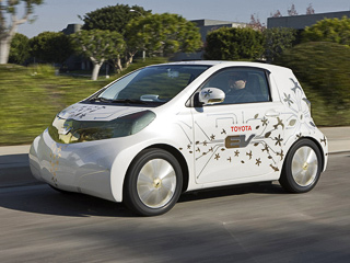 Toyota prius,Toyota ft-ev. Новый компактный электрокар уже в&nbsp;первой половине 2012 года должен поступить в&nbsp;продажу в&nbsp;США и&nbsp;ряде других стран, где существует инфраструктура для обслуживания машин на&nbsp;электротяге.
